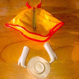 Barbie Vintage 1971 Yellow Poncho Put Ons Zipper and boots with hat.